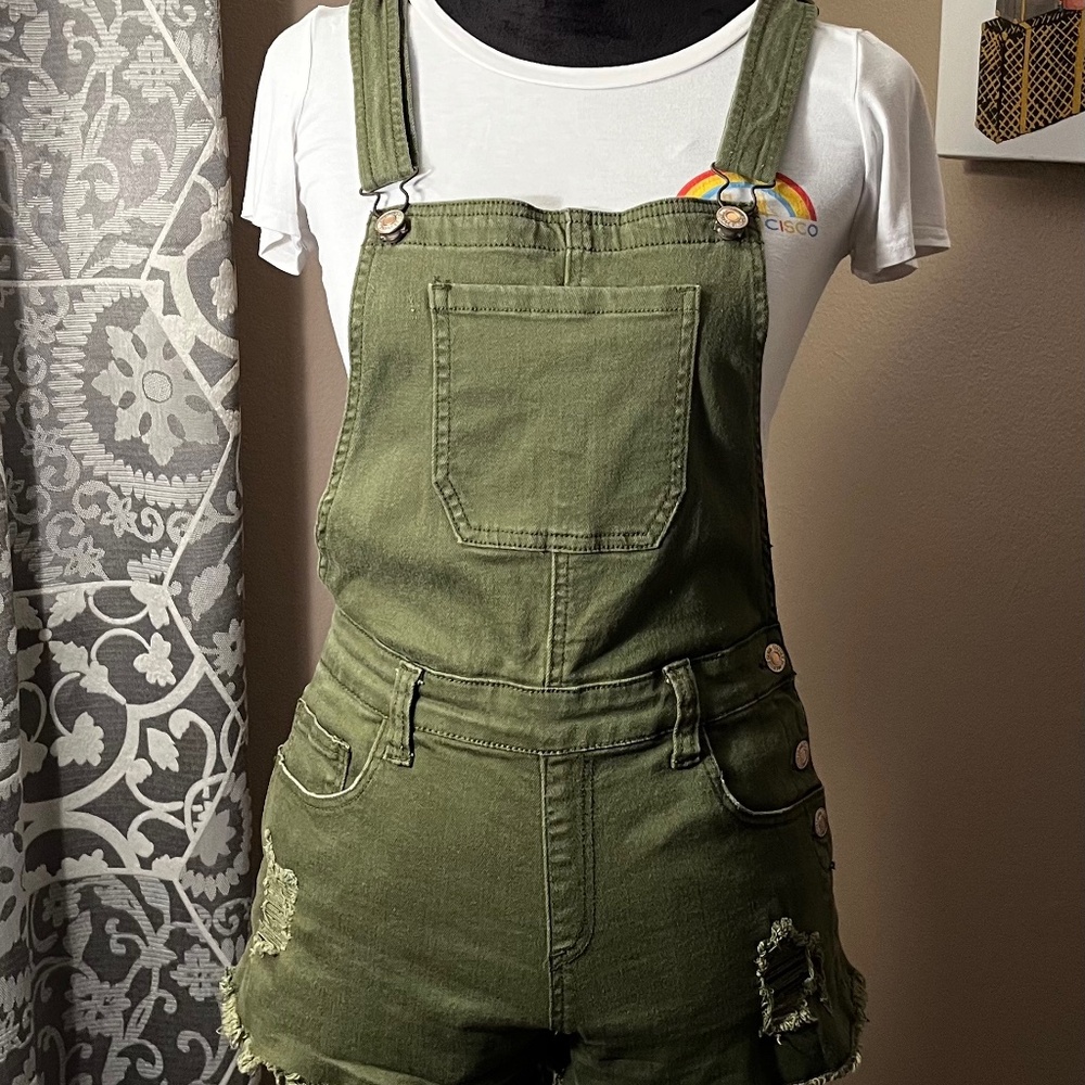 Overall shorts